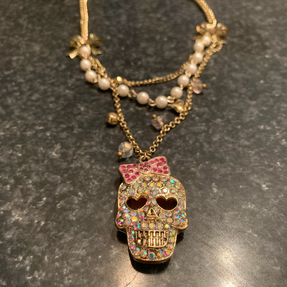 Betsey Johnson Three Tier Necklace✨🛍